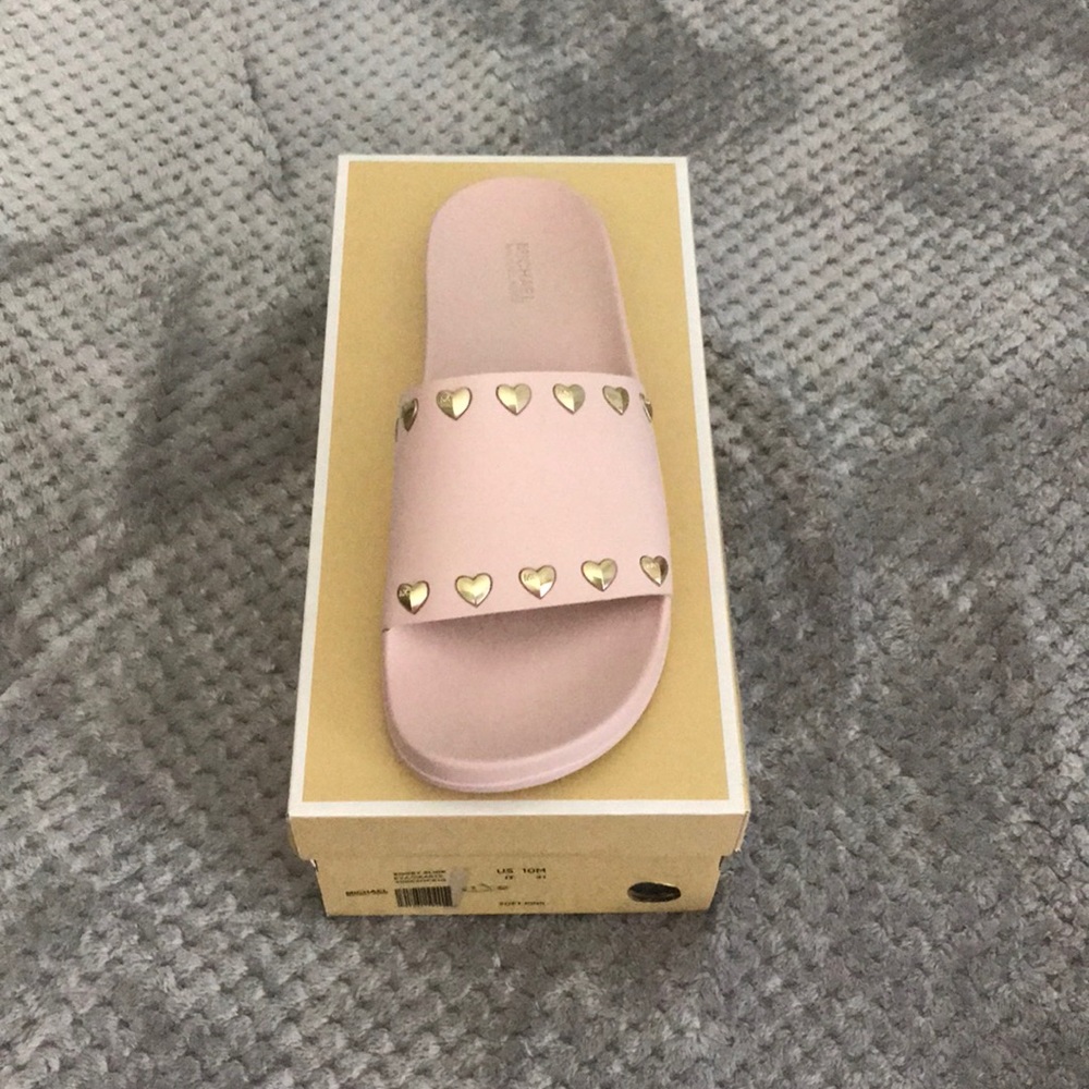 Michael Kors Zooey Studded Heart Slide - Picture 1 of 5